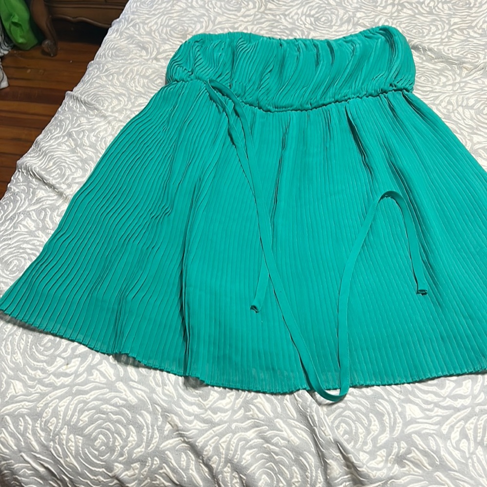 Strapless pleated summer dress with tie around belt good shape